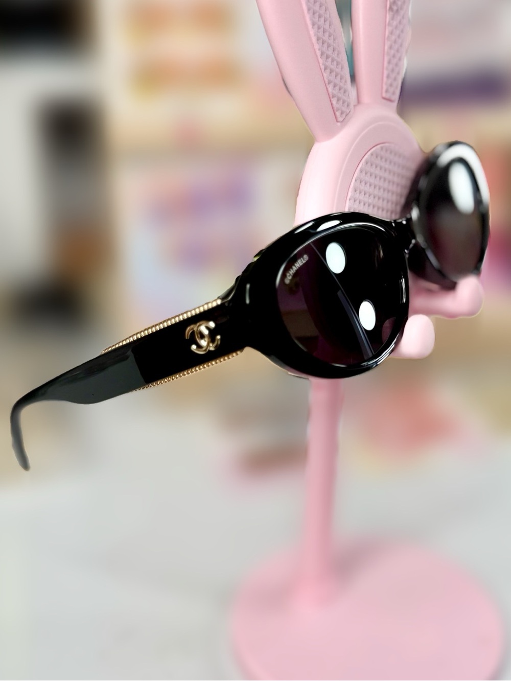 Black Oval FashionSunglasses with Gold Accents - Picture 4 of 4